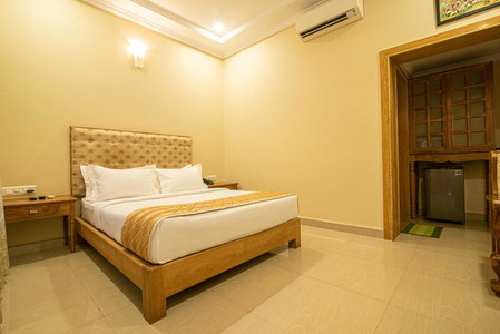 The Grand Leoney Resort, Vagator, India