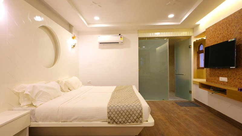 Hotel Jaisal Inn- Swimming Pool- Fort View Pure Veg Restaurant, Jaisalmer, Inde