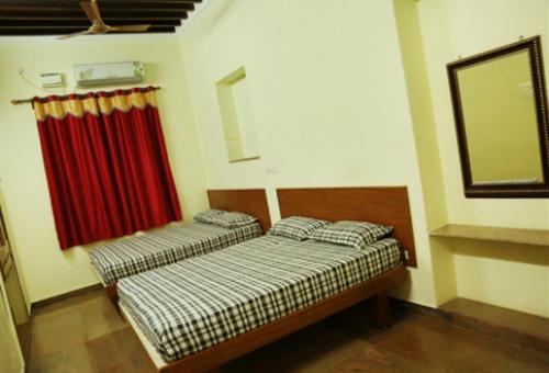 Pattiah Naidu Palace, Palani, India