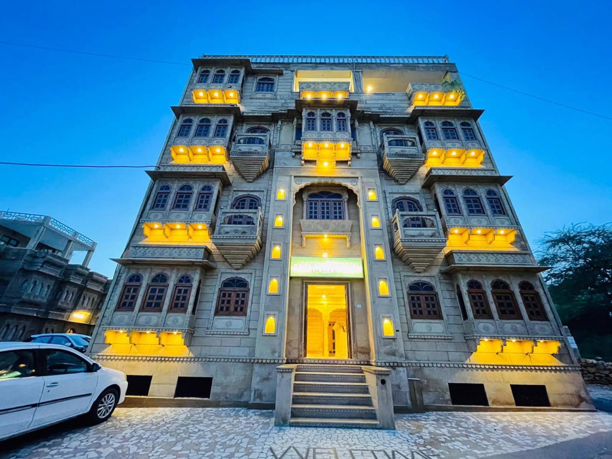 Golden Marigold Hotel, India