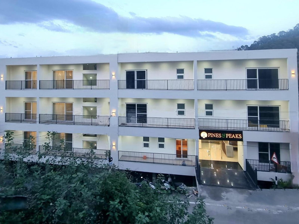 Hotel · Hotel Pines & Peaks Dalhousie, Banikhet