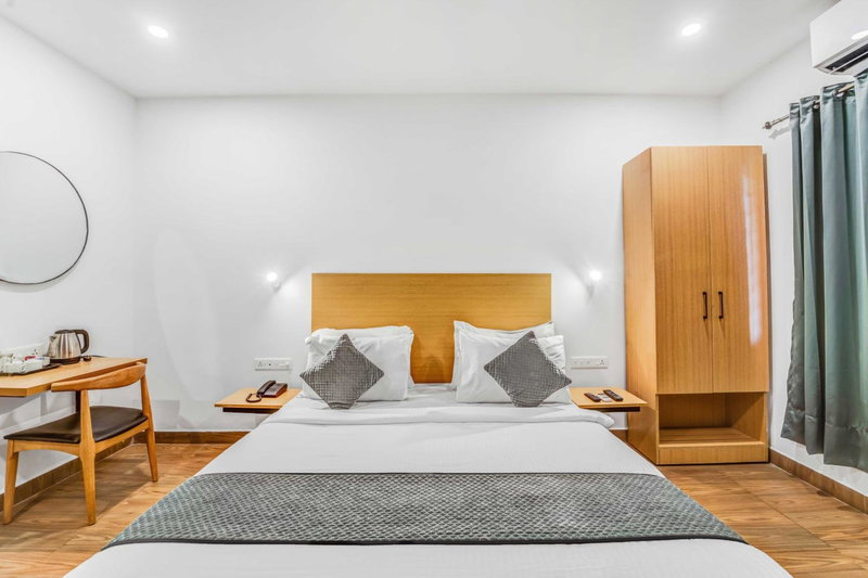 Rohaan Inn - UPAR Hotels Ashok Nagar, Chennai, Inde