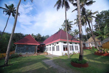PitStop21, Athirappilly, Индия