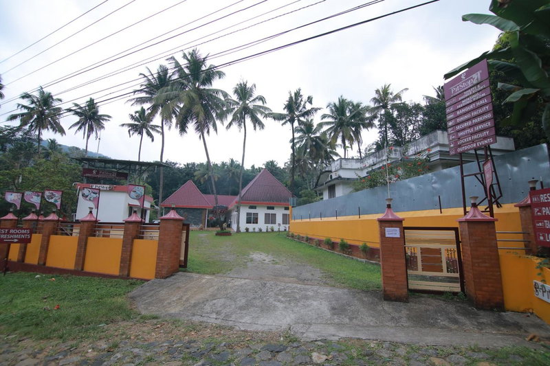 PitStop21, Athirappilly, Индия