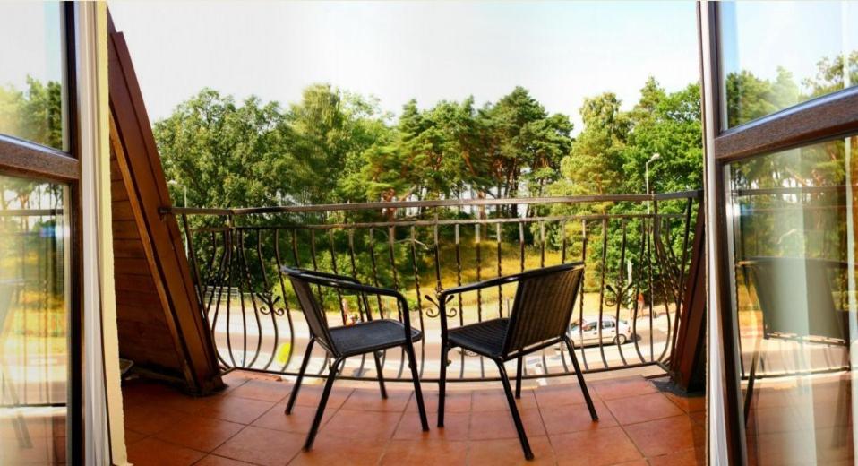 Hotel · OLECKI Holiday House, Dźwirzyno