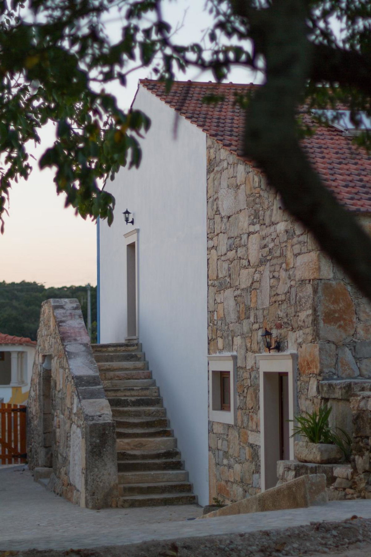 Casa dos Tios, Portugal