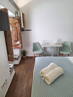 Lovin Book Guesthouse, Óbidos, Portugal