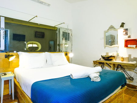 Lovin Book Guesthouse, Óbidos, Portugal