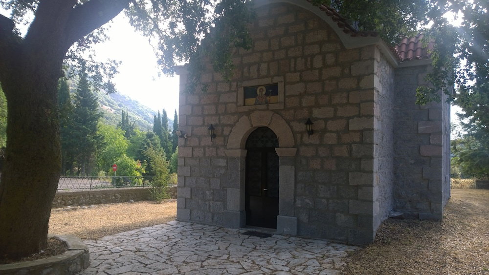 Hani Zemenou, Greece