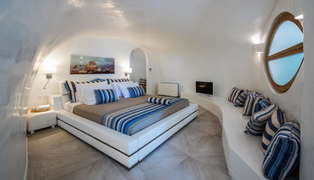 Elite Luxury Suites, Oia, Greece