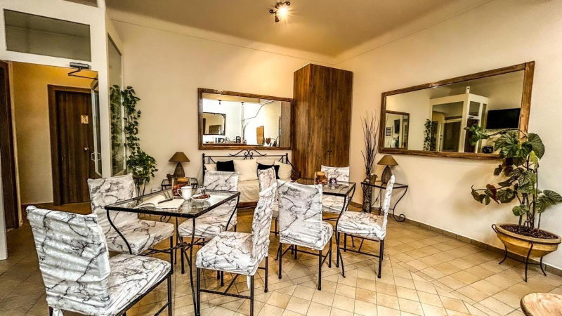 Central 9 Rooms, Ermoupoli, Greece