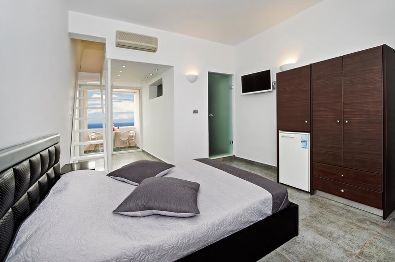 Gianna Suites, Fira, Greece