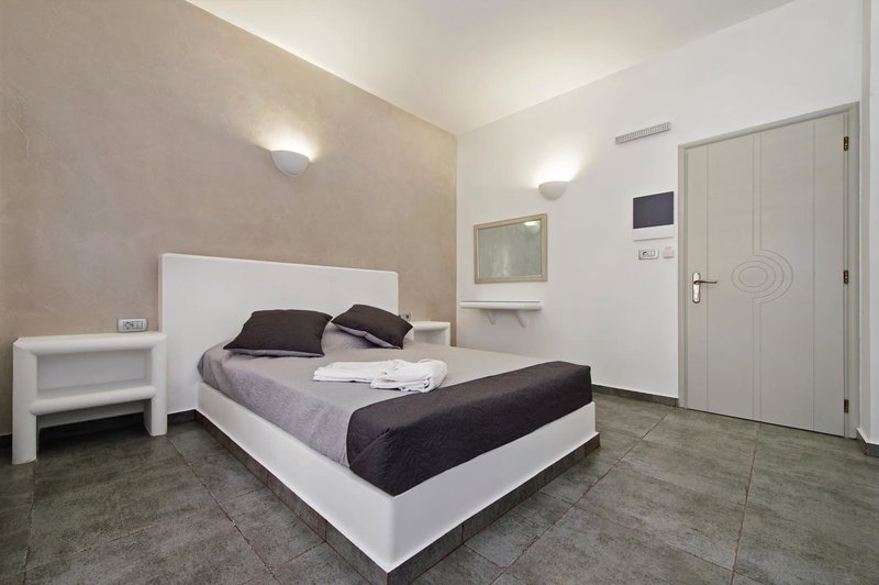 Gianna Suites, Fira, Greece