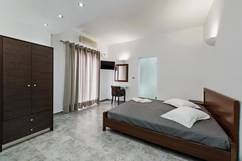 Gianna Suites, Fira, Greece