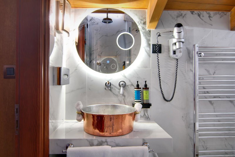 ARCHONTARIKI Historic Boutique Hotel, Ioannina, Greece