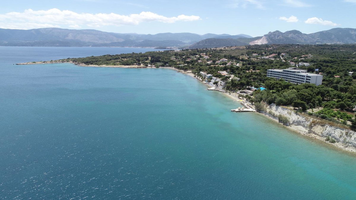 Hotel · King Saron Hotel Resort, Isthmia