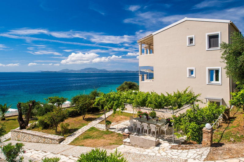 Krouzeri Beach Apartments, Nisakion, Greece