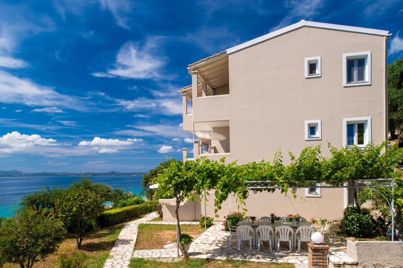 Krouzeri Beach Apartments, Nisakion, Greece