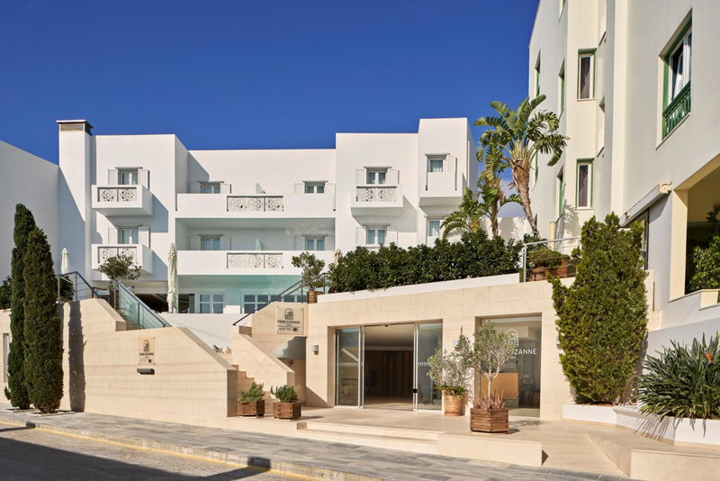 Oxygen Favie by GHH, Tinos Town, Greece
