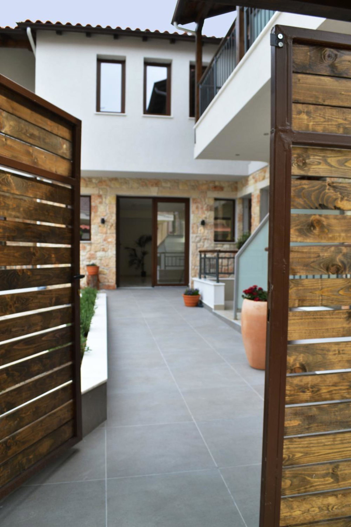 IADES suites, Grèce