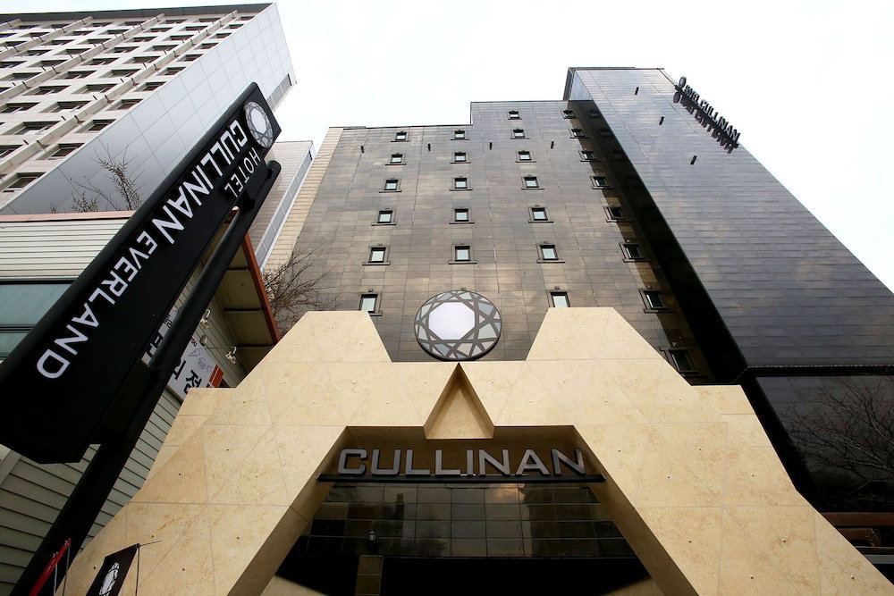 호텔 · Hotel Cullinan Yongin, Yongin
