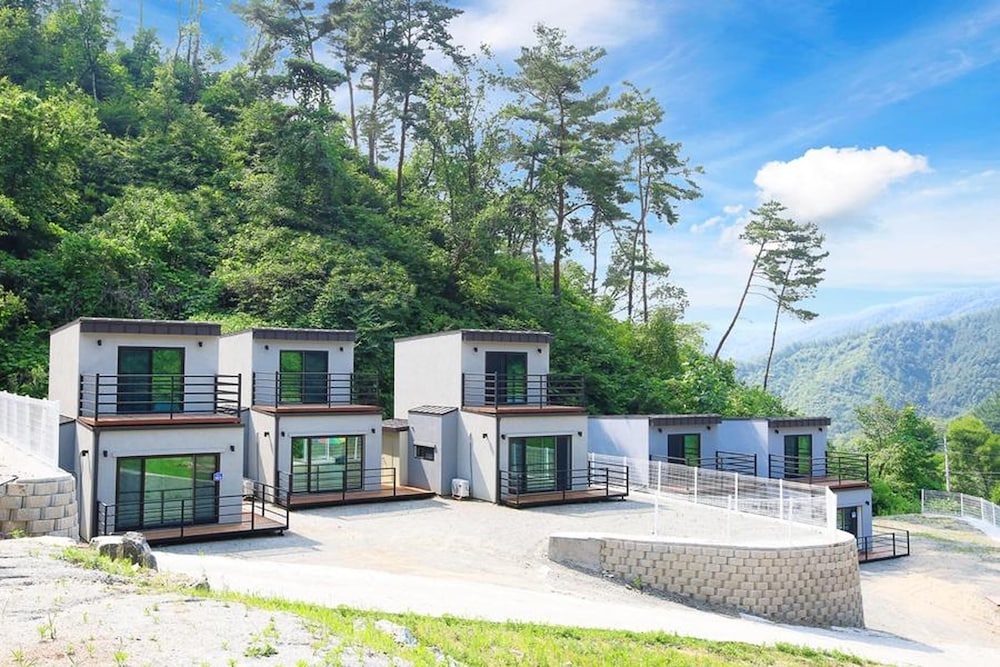 Hotel · Hongcheon Stone Brown Pension, Hongcheon
