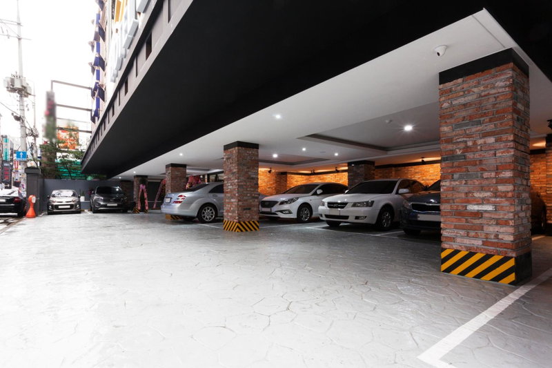 Hotel Leaders, Seoul, South Korea