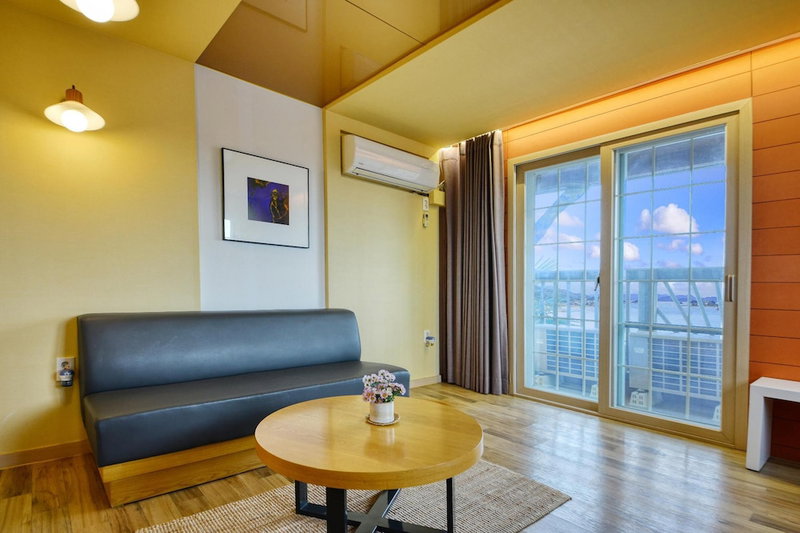 Tongyoung Mongdolhouse Pension, Tongyeong, South Korea