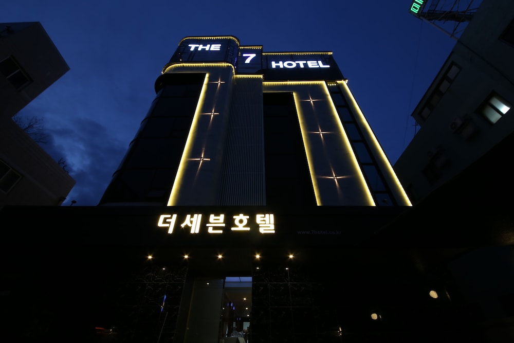 Hotel · Pohang Jukdo Market The Seven, Pohang