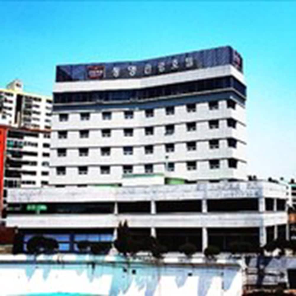 Hotel · Tongyeong Tourist Hotel, Tongyeong