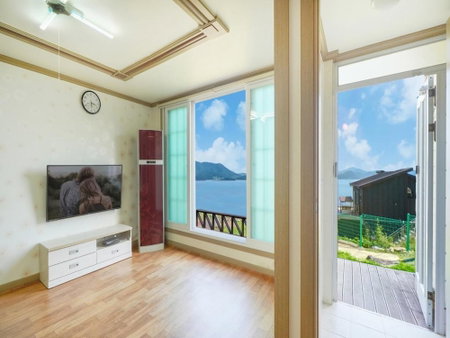 Suncheon Jeonmangjoeungot Pension, Suncheon, South Korea