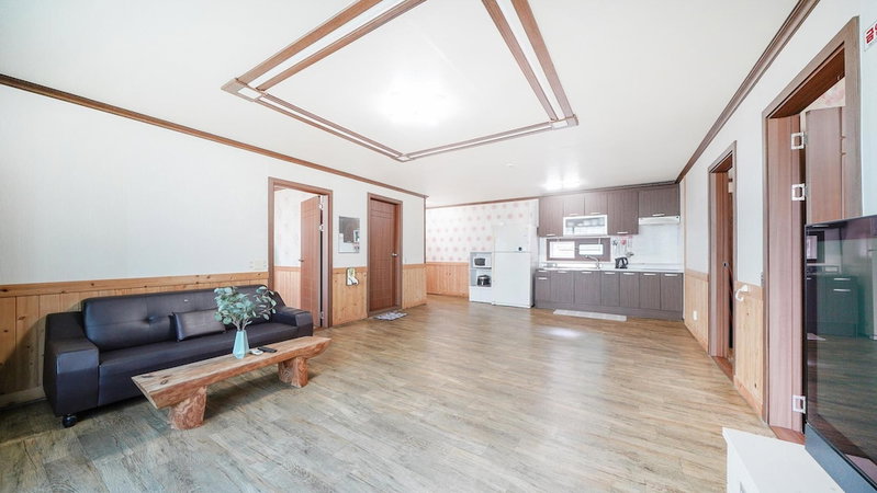 Suncheon Jeonmangjoeungot Pension, Suncheon, South Korea