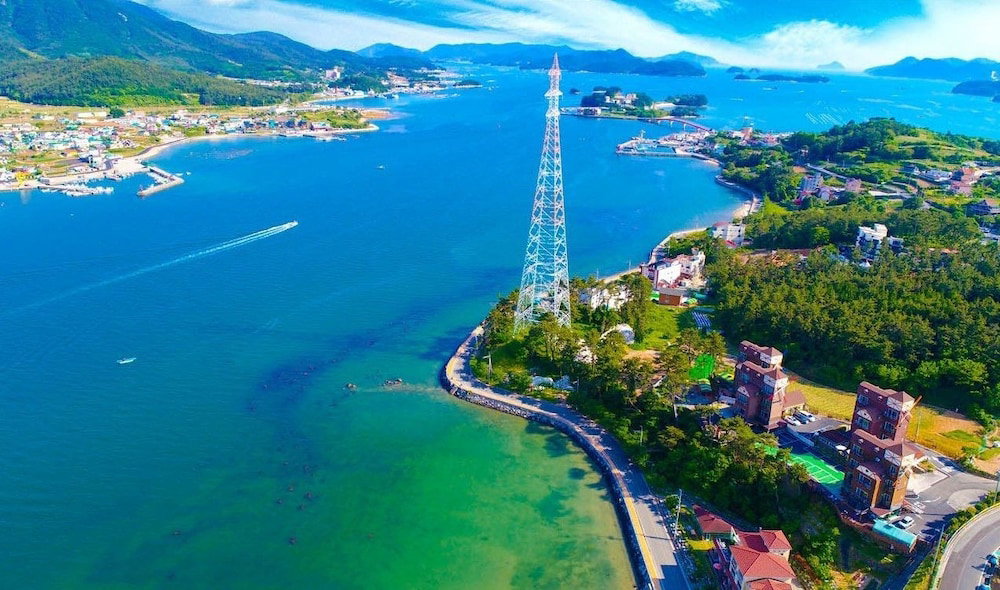 호텔 · Tongyeong Tulip Pension, Tongyeong