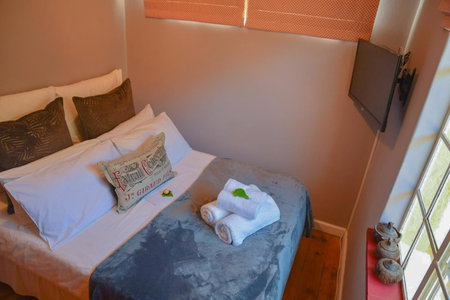 On Pinewood Guest House, Cape Town, South Africa