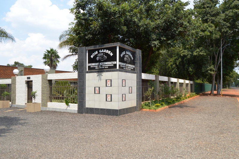 AAA Rose Garden Guesthouse, Naboomspruit, South Africa