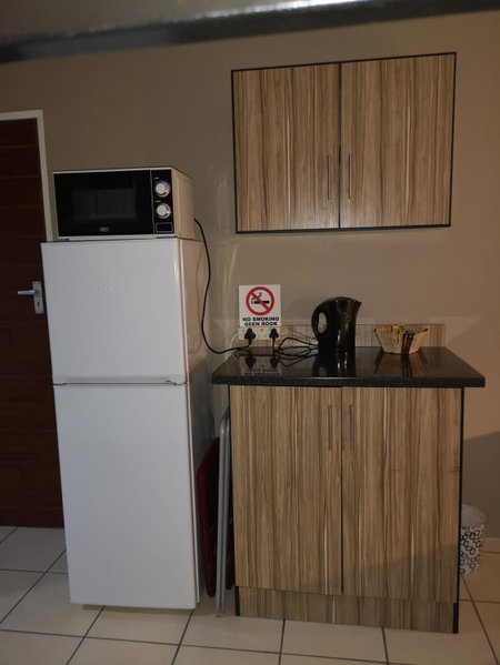 AAA Rose Garden Guesthouse, Naboomspruit, South Africa