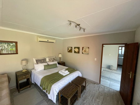 Olive Branch Cottage off grid, Benoni, South Africa