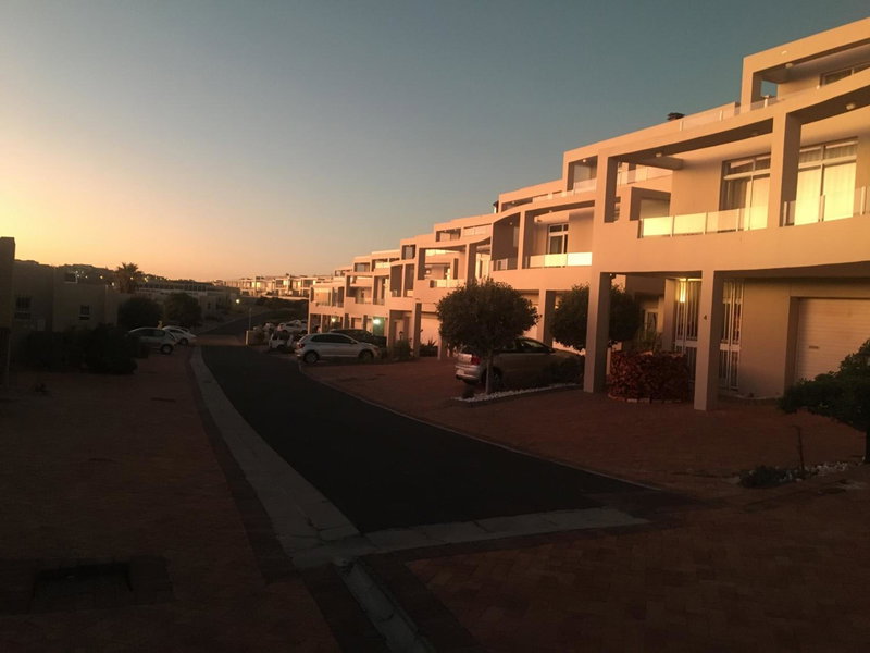 2WhiteWaters Bloubergstrand Homestay, Bloubergstrand, South Africa