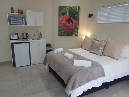 Sharon's House: Modern Self-Catering rooms, Cape Town, South Africa