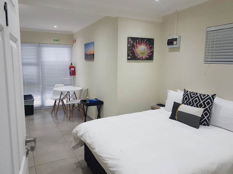 Sharon's House: Modern Self-Catering rooms, Cape Town, South Africa