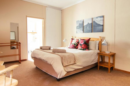 Kunje Guesthouse, Burhanpur, South Africa