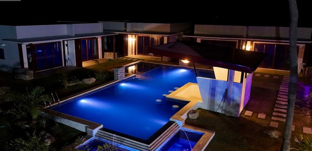 Hotel · Bluewaves Hostel & Villa Panagsama by Hiverooms, Moalboal