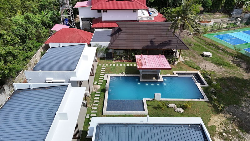 Bluewaves Hostel & Villa Panagsama by Hiverooms, Moalboal, Philippines