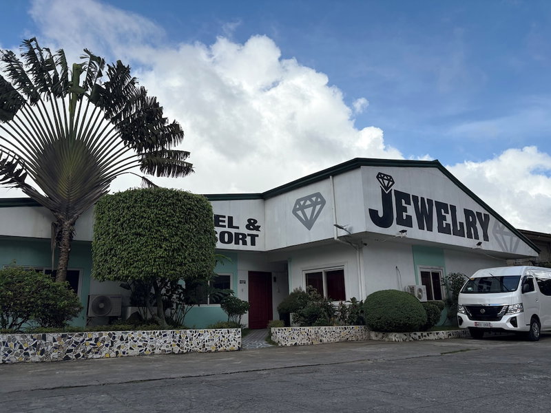 Jewelry Resort and Villas Tagaytay, Silang, Philippines