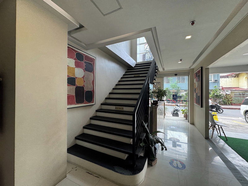 The Circuit Manor Hotel near Ayala Malls Circuit, Makati, Филиппины