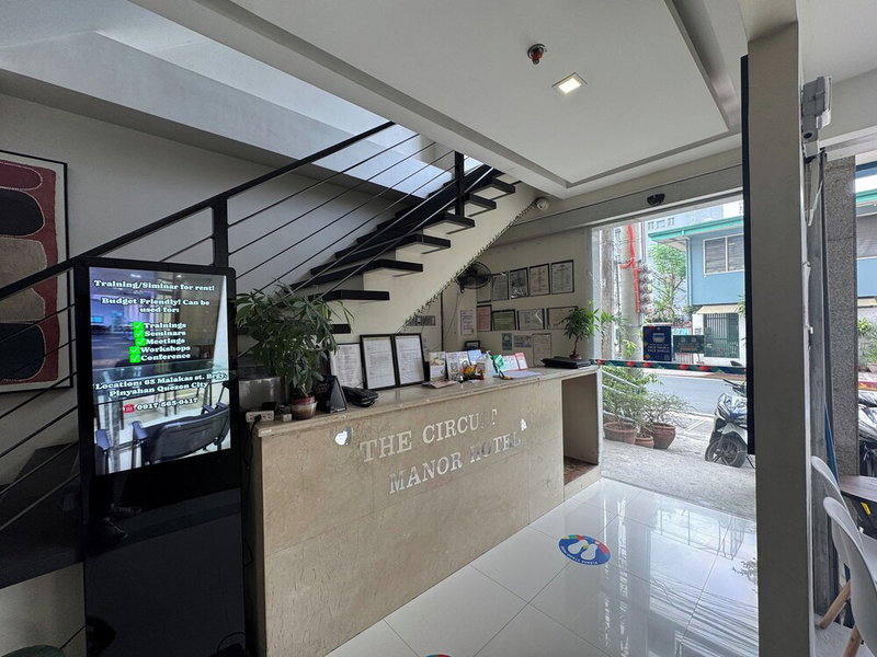 The Circuit Manor Hotel near Ayala Malls Circuit, Makati, Филиппины