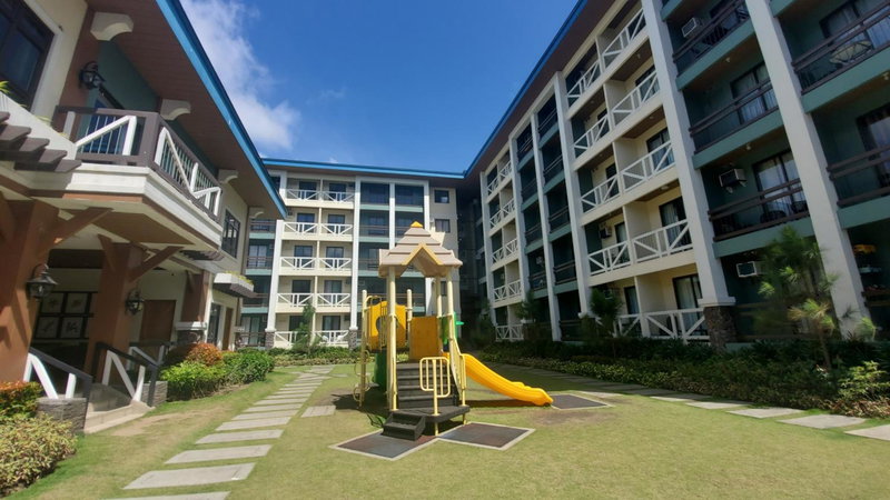 Cozy Condo at Pine Suites Tagaytay with WIFI Netflix & Pool, Tagaytay, Philippines