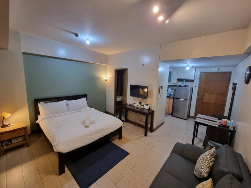 Palm Tree Condos near MNL Airport Terminal 3 by ELR, Manila, Philippinen