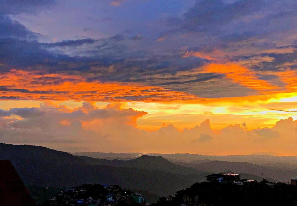 Vacation House in Baguio with Amazing Sunset Views, Philippines