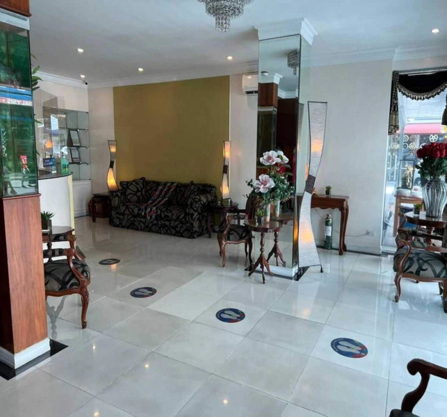 Townhouse OAK Makati Manila Near PNR Pasay Evangelista formerly VIP Suites, Manila, Филиппины